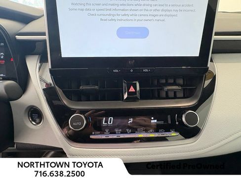Used 2025 Toyota Corolla SE w/ SE Premium Package FWD image 26