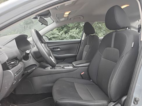 Used 2024 Nissan Sentra SV FWD image 5