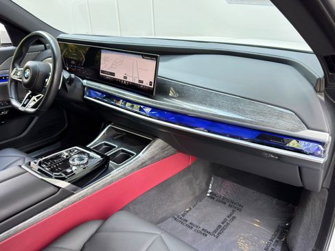 Used 2023 BMW 740i w/ Parking Assistance Package RWD image 15