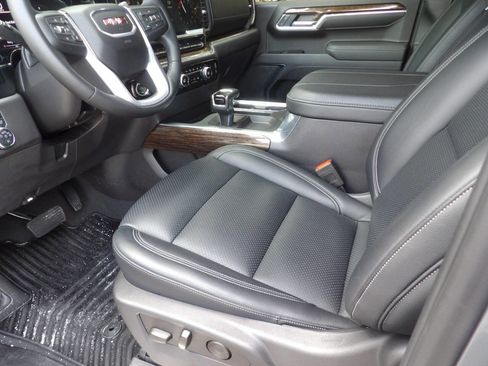 Used 2025 GMC Sierra 1500 Elevation image 19