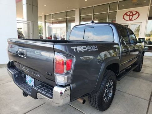 Certified 2023 Toyota Tacoma TRD Off-Road AWD/4WD image 11