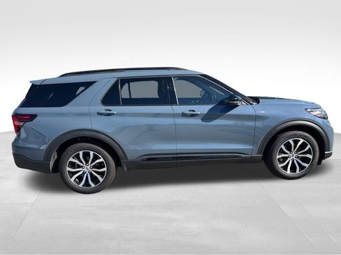Used 2025 Ford Explorer ST-Line RWD image 6