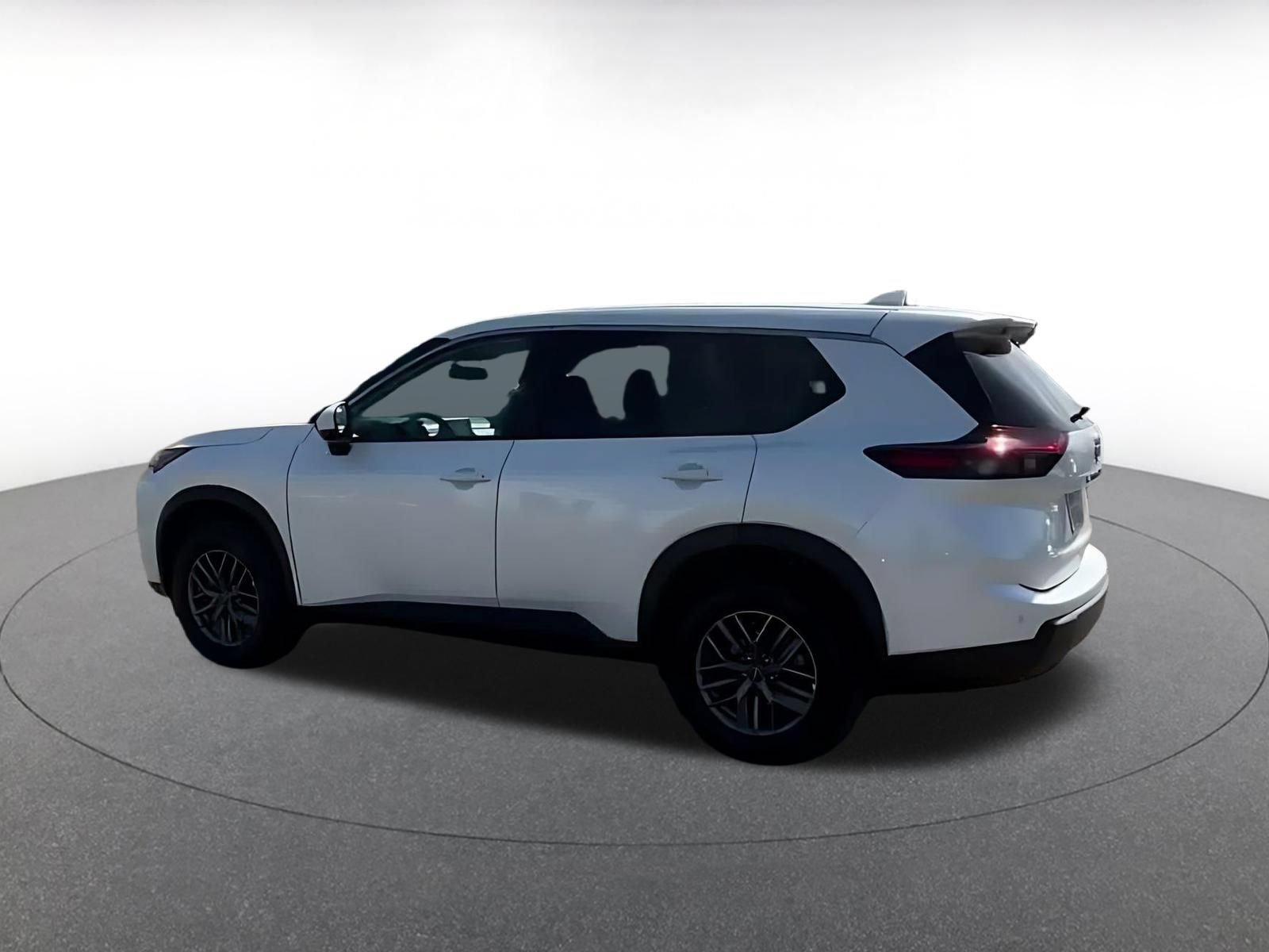 Used 2026 Nissan Rogue SV FWD image 13