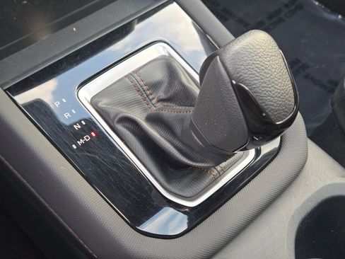 Used 2025 Subaru Forester Touring image 32