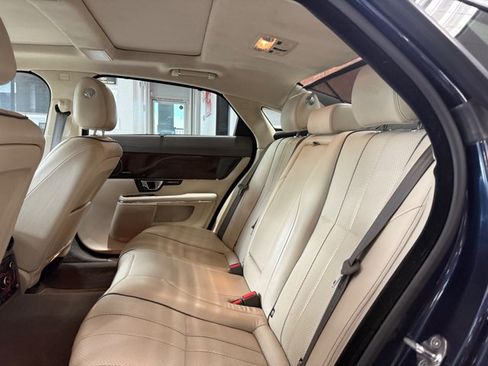 Used 2014 Jaguar XJ L Portfolio RWD image 6