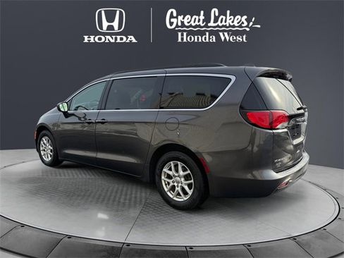 Used 2020 Chrysler Voyager Lxi image 3