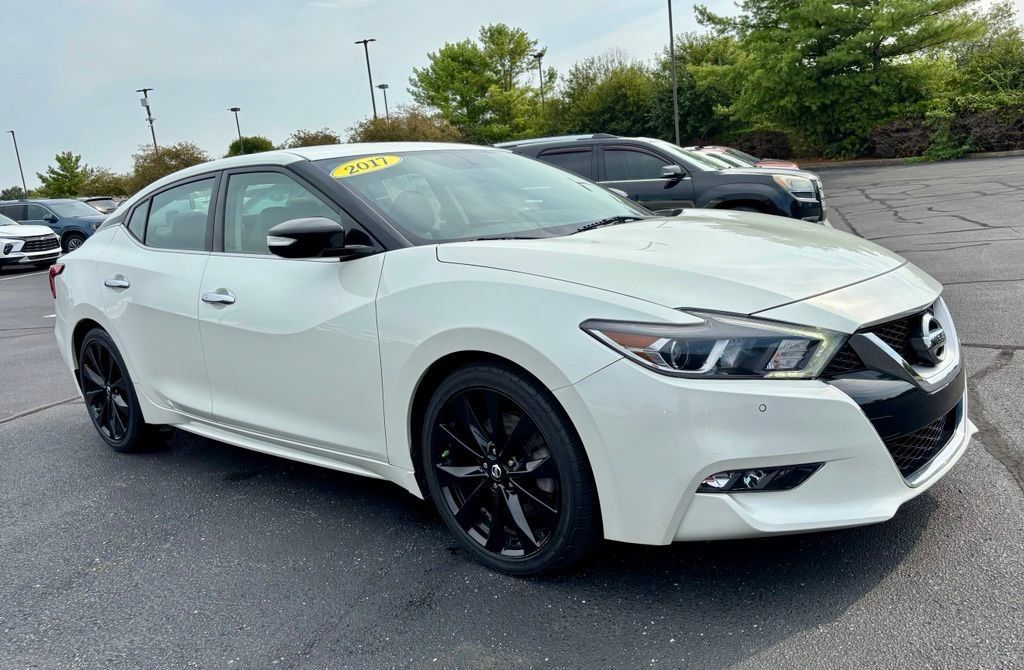 Used 2017 Nissan Maxima SR FWD image 9