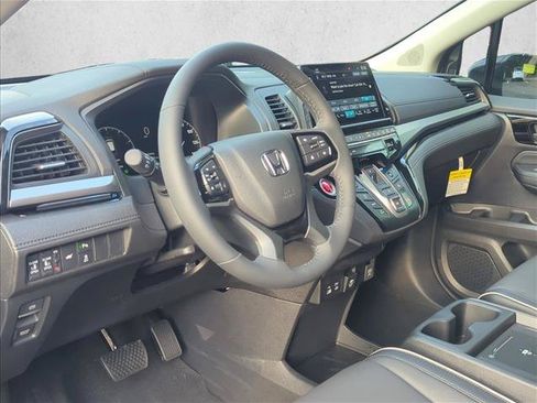New 2026 Honda Odyssey Touring image 3