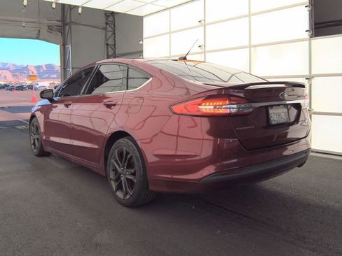 Used 2018 Ford Fusion SE w/ Equipment Group 201A FWD image 4