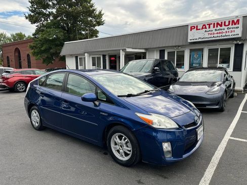 Used 2011 Toyota Prius Two FWD image 1