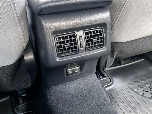 Used 2025 Toyota Camry LE w/ Convenience Package image 32