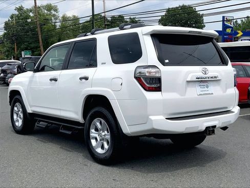 Used 2022 Toyota 4Runner SR5 Premium w/ Moonroof Package AWD/4WD image 3