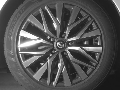 Used 2025 Nissan Altima 2.5 SV image 13