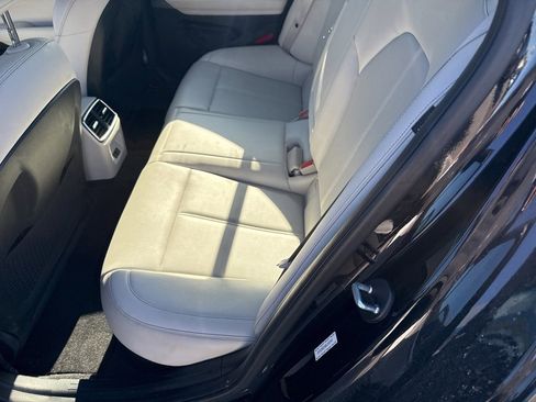 Used 2024 Genesis G70 2.5T image 21