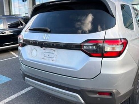 Used 2024 Honda Pilot EX-L image 9