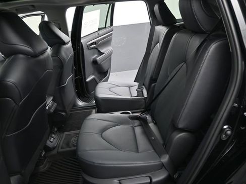 New 2026 Toyota Highlander Limited image 13