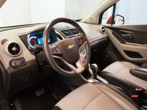 Used 2015 Chevrolet Trax LT w/ LT Sun and Sound Package FWD image 7