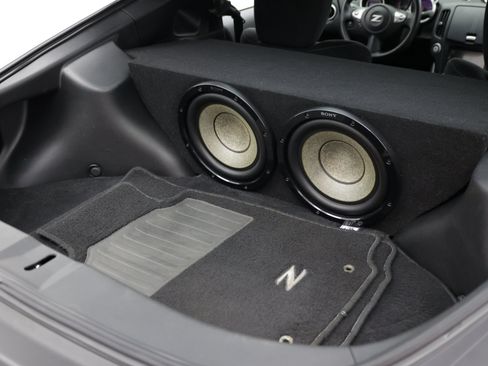 Used 2017 Nissan 370Z Coupe RWD image 28