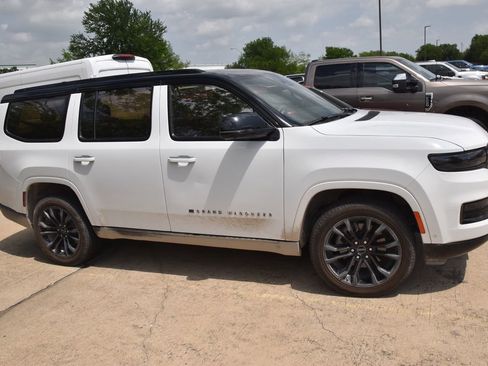 Used 2024 Jeep Grand Wagoneer Series II w/ Quick Order Packagew 28T image 5