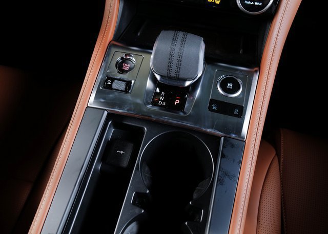 Certified 2025 Jaguar F-PACE R-Dynamic S AWD/4WD image 13