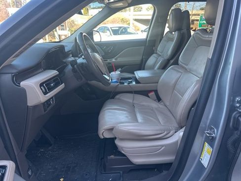 Used 2020 Lincoln Aviator Reserve w/ Equipment Group 201A image 5