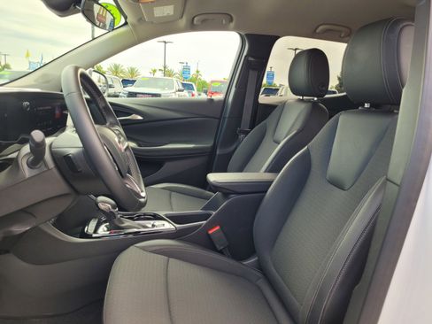 Used 2025 Buick Encore GX Preferred FWD image 10