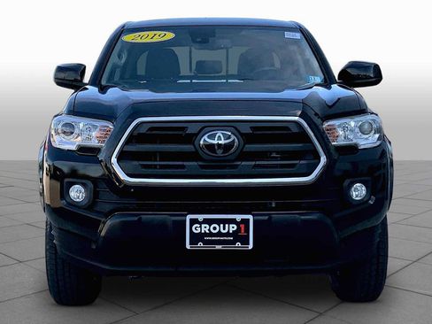 Used 2019 Toyota Tacoma SR5 AWD/4WD image 3
