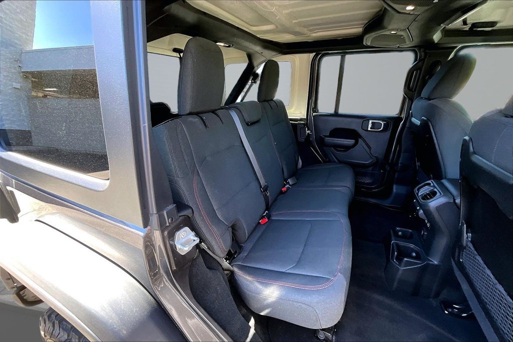 Used 2025 Jeep Wrangler Unlimited Rubicon w/ Convenience Group AWD/4WD image 18