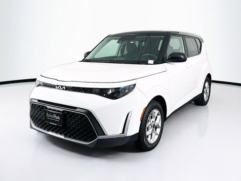 Used 2023 Kia Soul S FWD image 3