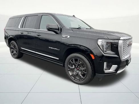 Used 2024 GMC Yukon XL Denali image 7