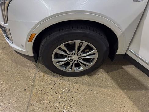 Used 2019 Cadillac XT5 Premium Luxury w/ Driver Assist Package AWD/4WD image 30