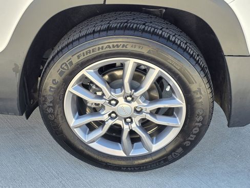 Used 2022 GMC Terrain SLT image 34