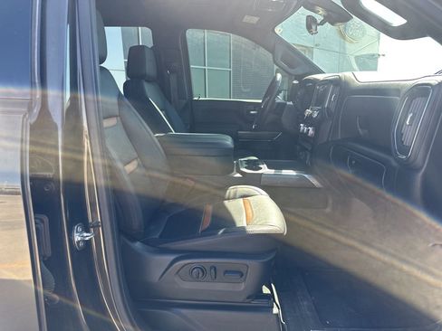 Used 2023 GMC Sierra 2500 AT4 w/ AT4 Premium Plus Package AWD/4WD image 32