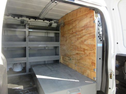 Used 2018 Chevrolet Express 3500 Extended w/ Driver Convenience Package image 22