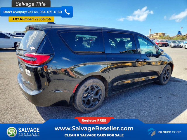 Used 2022 Chrysler Pacifica Touring-L w/ S Appearance Package FWD image 4