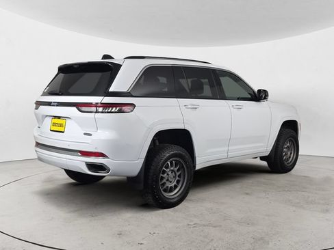 Used 2022 Jeep Grand Cherokee Overland w/ Luxury Tech Group IV AWD/4WD image 5