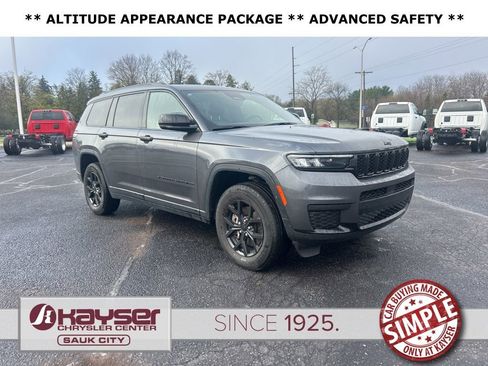 Used 2024 Jeep Grand Cherokee L Laredo image 1