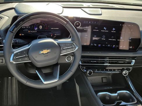 New 2026 Chevrolet Traverse High Country FWD image 12