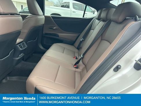 Used 2025 Lexus ES 350 w/ Premium Package image 33