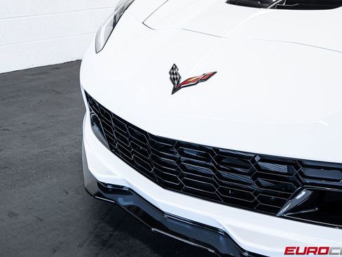 Used 2015 Chevrolet Corvette Z06 w/ 3LZ Preferred Equipment Group image 13