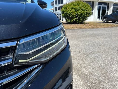 Certified 2023 Volkswagen Tiguan SE w/ Panoramic Sunroof Package FWD image 10