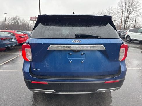 Used 2022 Ford Explorer XLT w/ Equipment Group 202A image 7