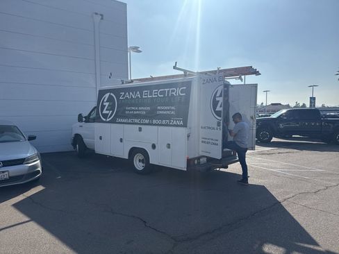 Certified 2022 Ford E-350 and Econoline 350 Super Duty w/ Power Windows & Locks Group image 4