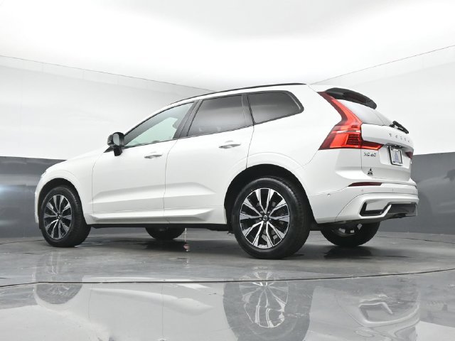 Used 2024 Volvo XC60 B5 Plus w/ Protection Package Premier AWD/4WD image 39