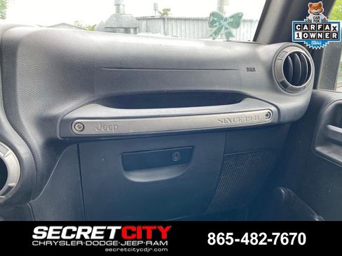 Used 2016 Jeep Wrangler Unlimited Sport w/ Connectivity Group AWD/4WD image 14