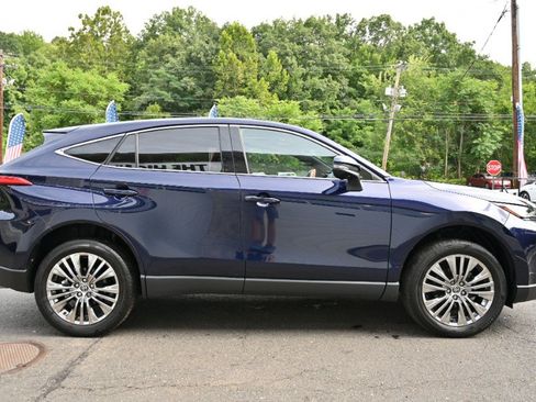 Used 2024 Toyota Venza Limited AWD/4WD image 8