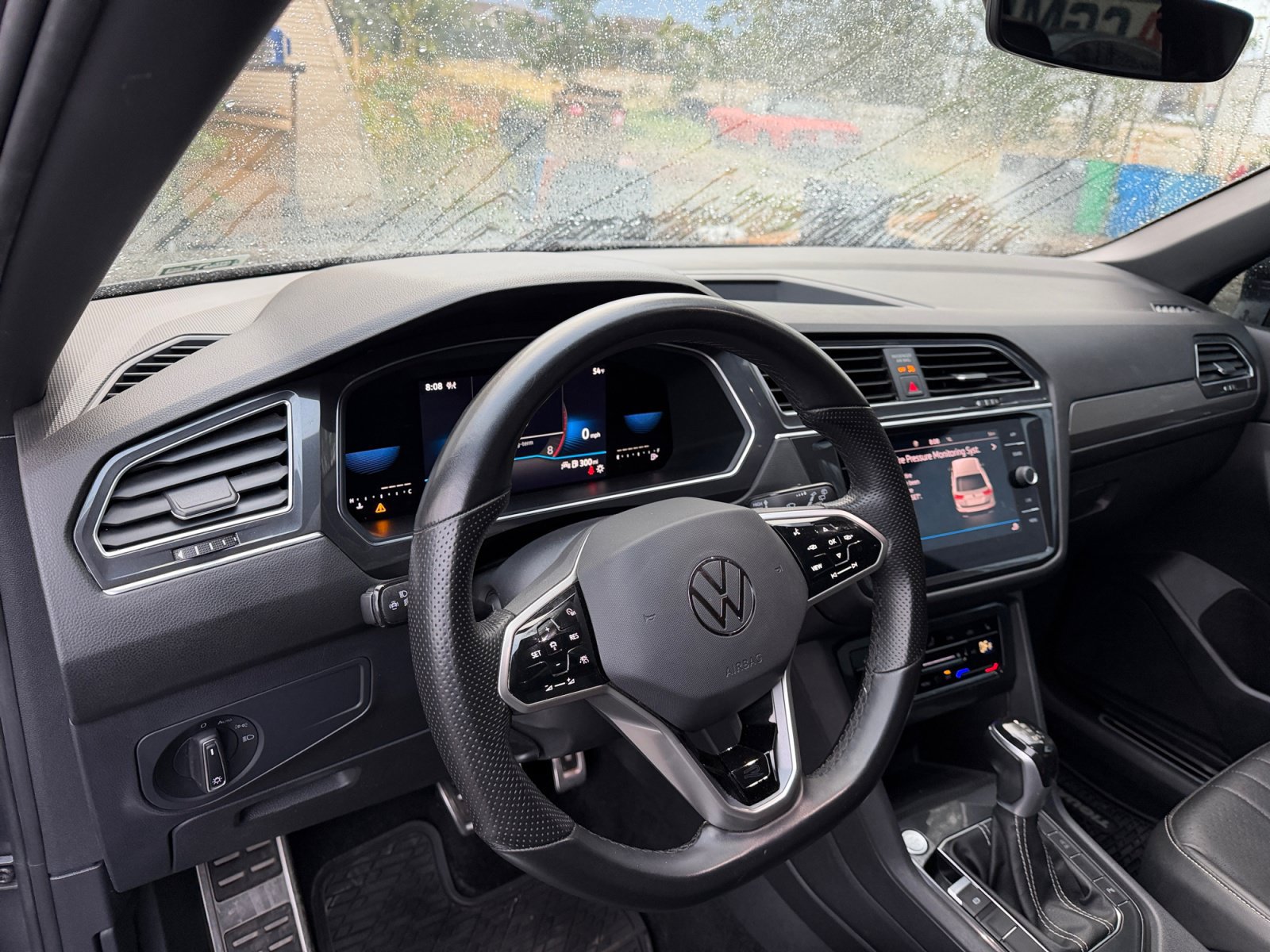 Used 2023 Volkswagen Tiguan SE R-Line AWD/4WD image 18