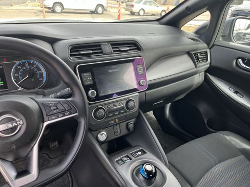 Certified 2025 Nissan Leaf S image 14