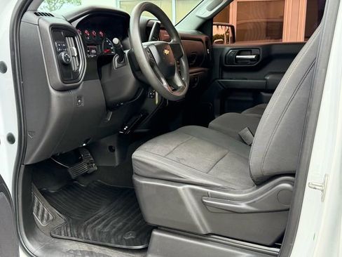 Used 2020 Chevrolet Silverado 1500 Custom w/ Custom Value Package RWD image 16