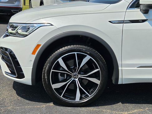 Used 2022 Volkswagen Tiguan SEL R-Line AWD/4WD image 15